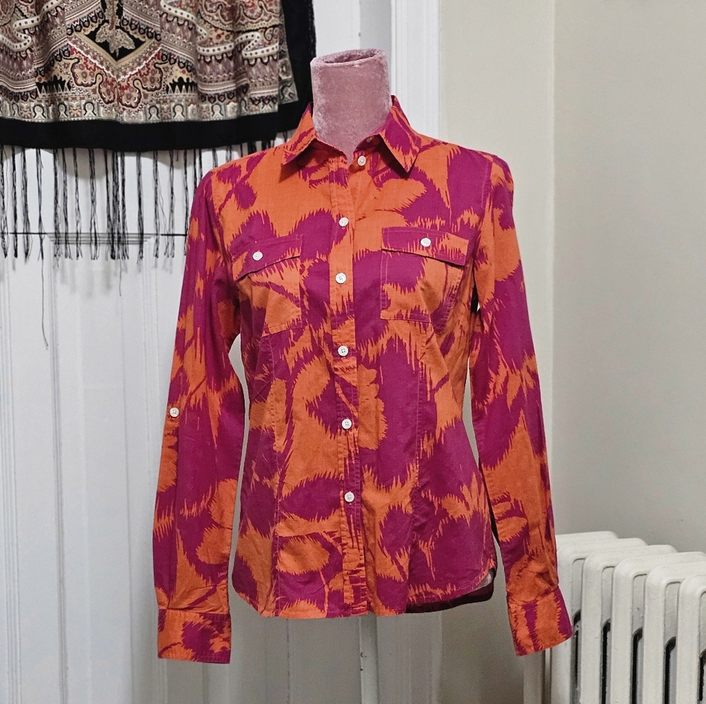Michael Kors fitted shirt. Size Medium.